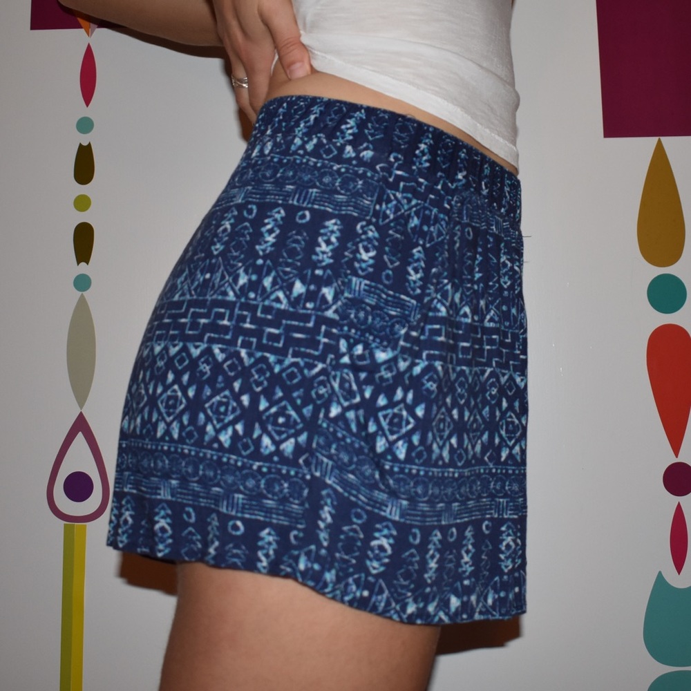 H&M blue pattern shorts - Picture 3 of 7